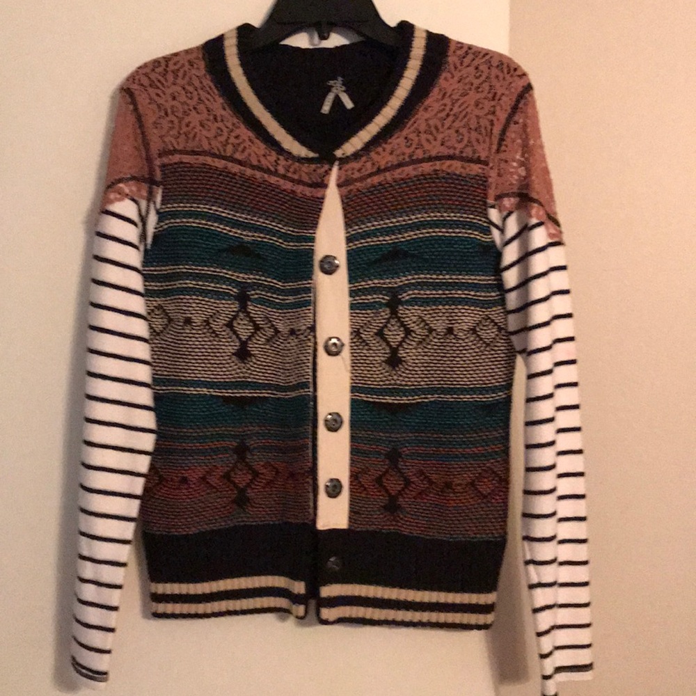 ❌SOLD❌BKE Sweater